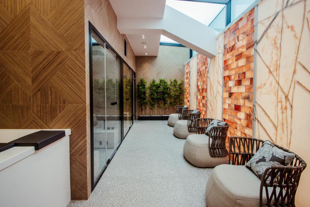 The Crown Boutique Hotel & Spa Tirana Zewnętrze zdjęcie